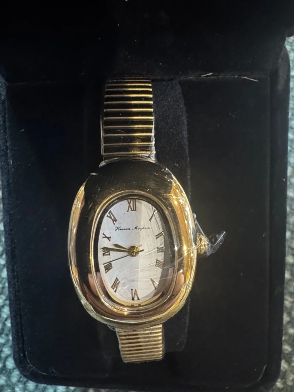 Classic Gold Oval Bracelet Watch - Picture 6 of 14